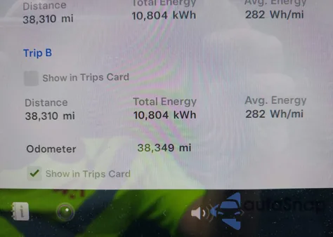 2018 Tesla Model 3 Long Range/Mid Range z USA, uszkodzony, nr VIN 5YJ3E1EA4JF166045